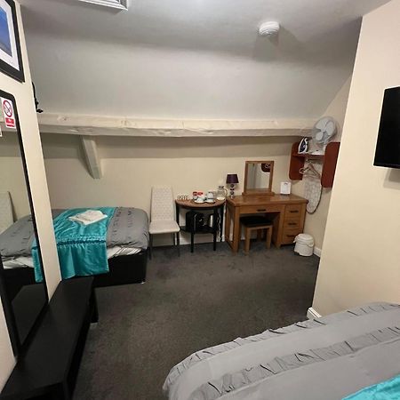 Abbey Holiday Accommodation Уитби Екстериор снимка