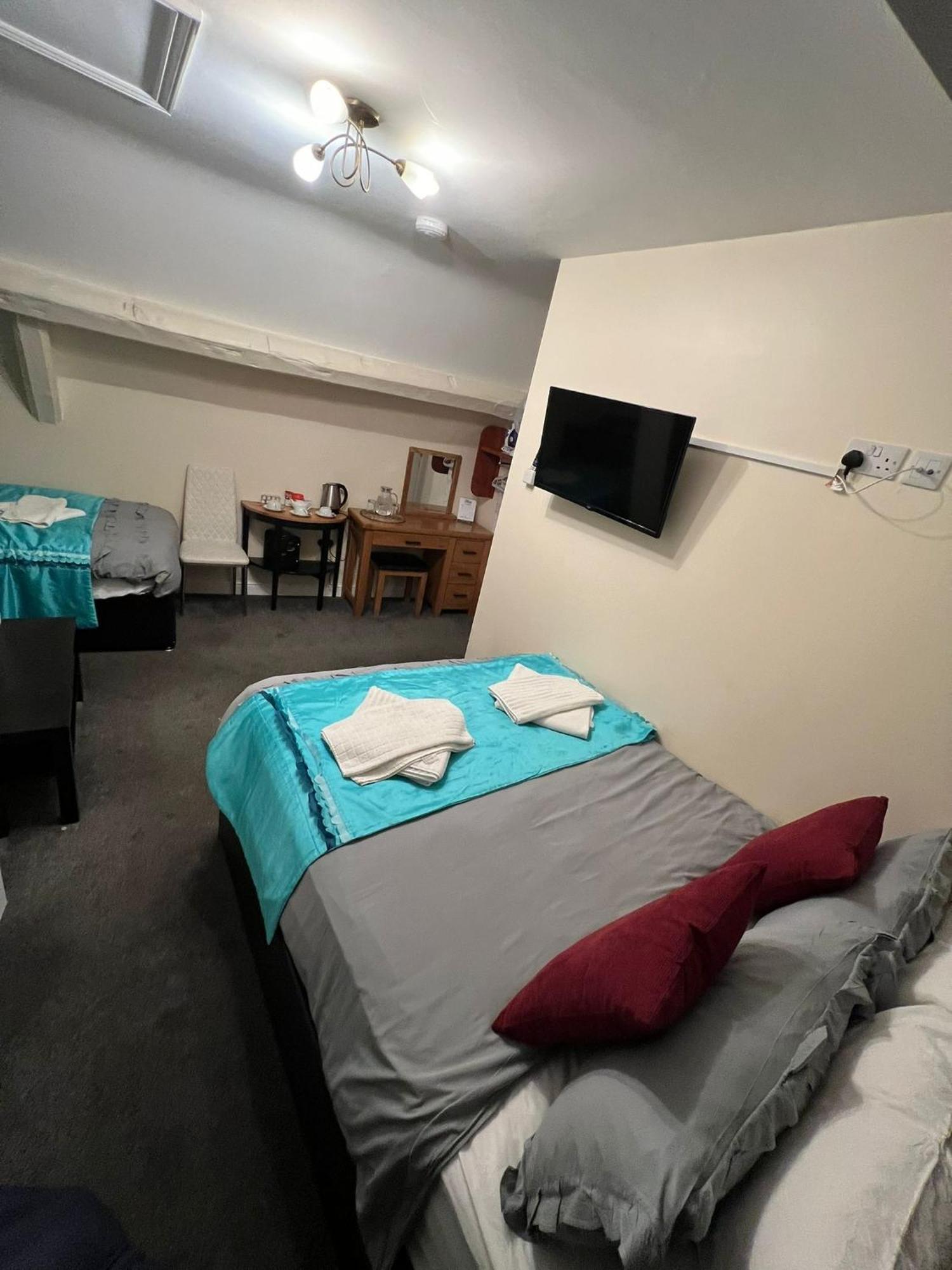 Abbey Holiday Accommodation Уитби Екстериор снимка