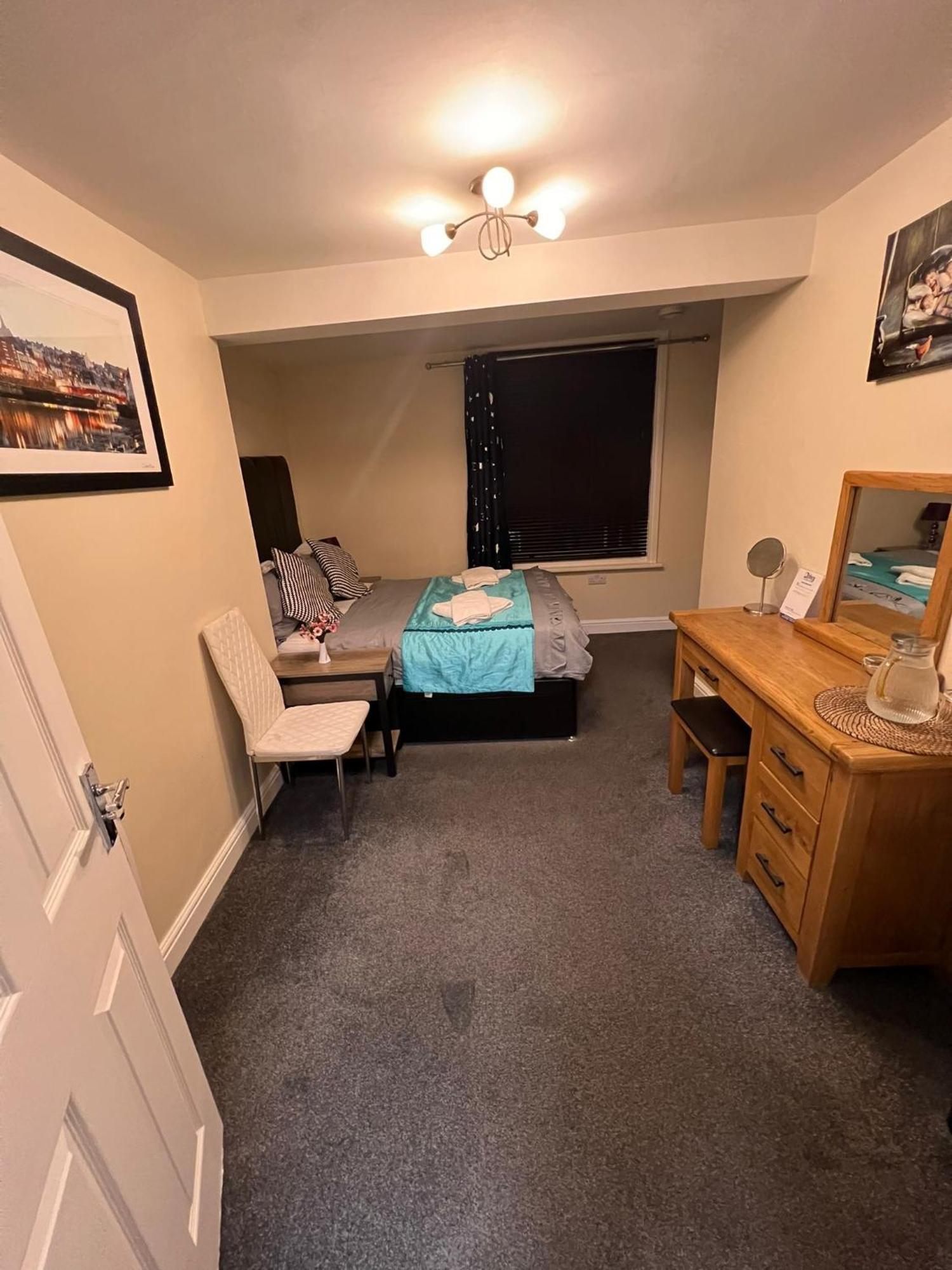 Abbey Holiday Accommodation Уитби Екстериор снимка