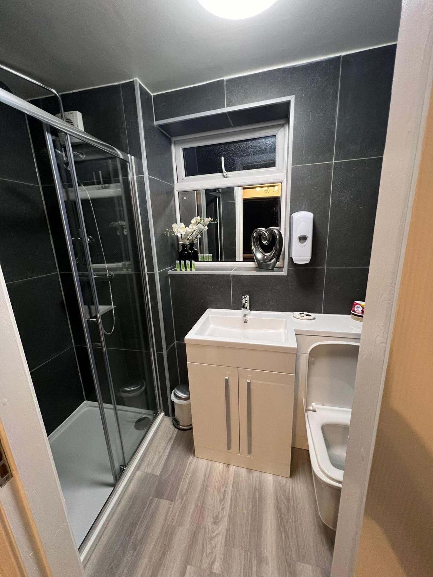 Abbey Holiday Accommodation Уитби Екстериор снимка