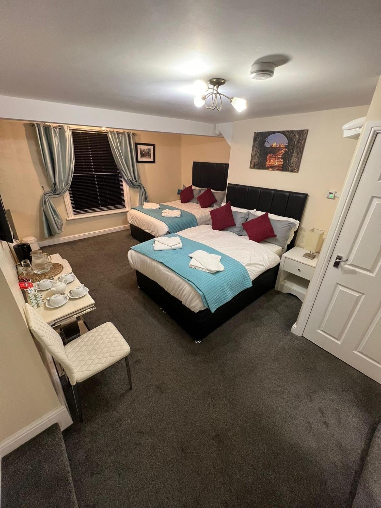 Abbey Holiday Accommodation Уитби Екстериор снимка