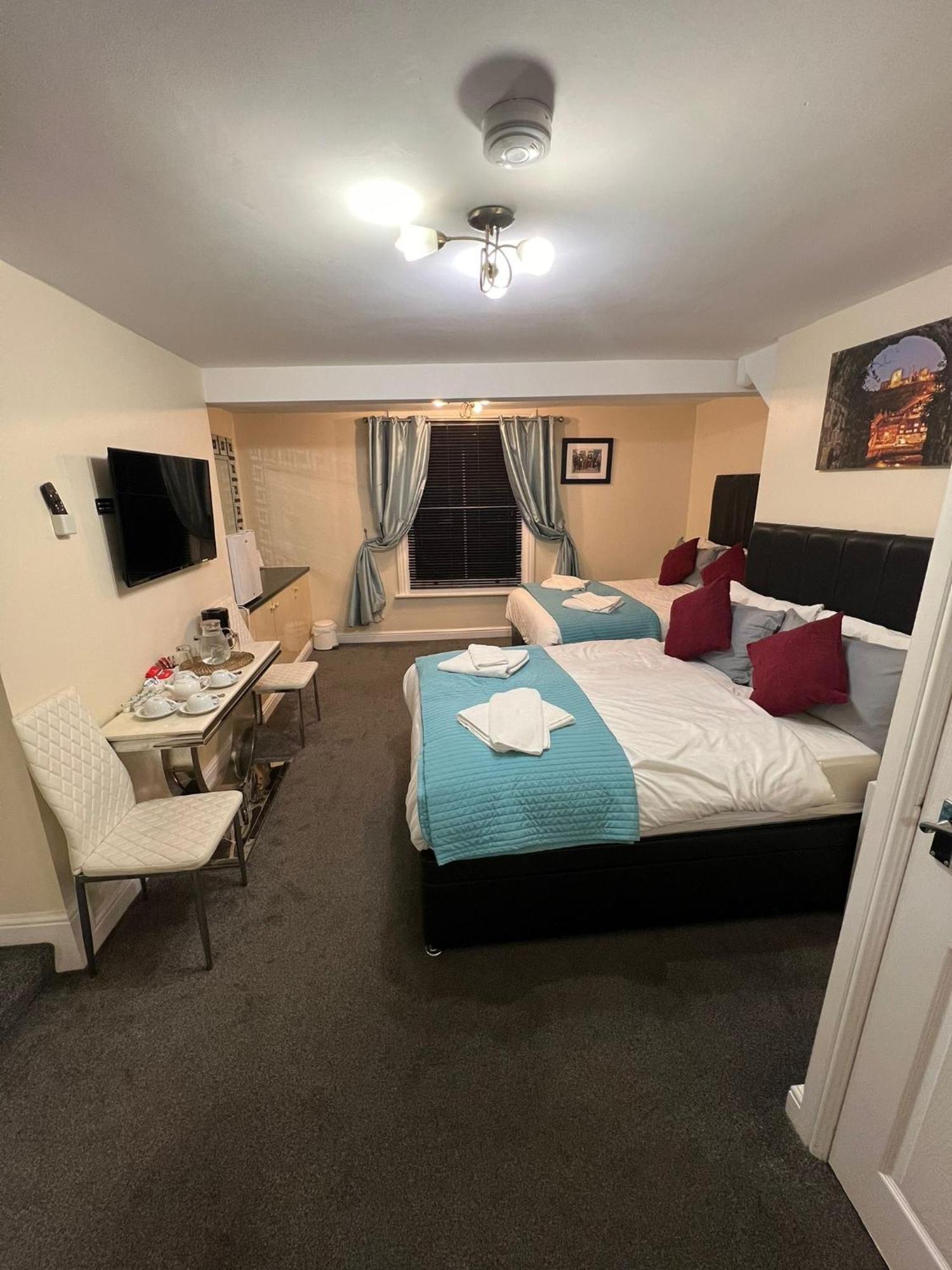 Abbey Holiday Accommodation Уитби Екстериор снимка