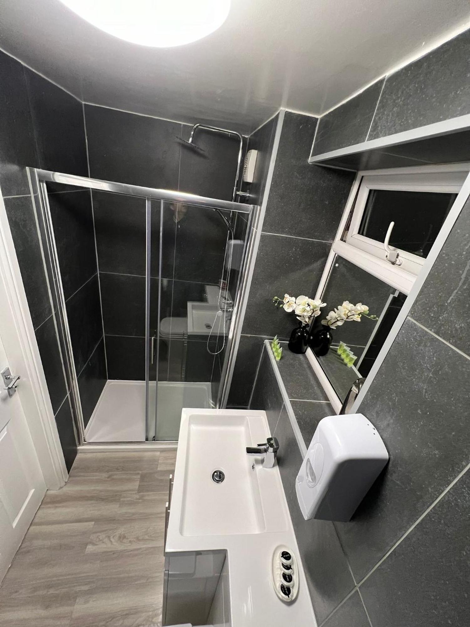 Abbey Holiday Accommodation Уитби Екстериор снимка