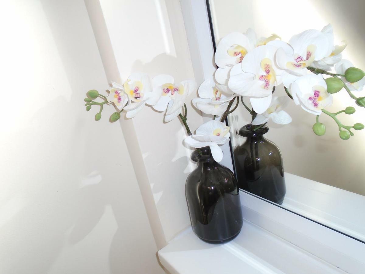 Abbey Holiday Accommodation Уитби Екстериор снимка