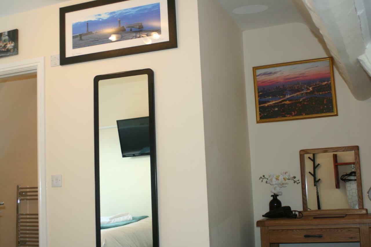 Abbey Holiday Accommodation Уитби Екстериор снимка